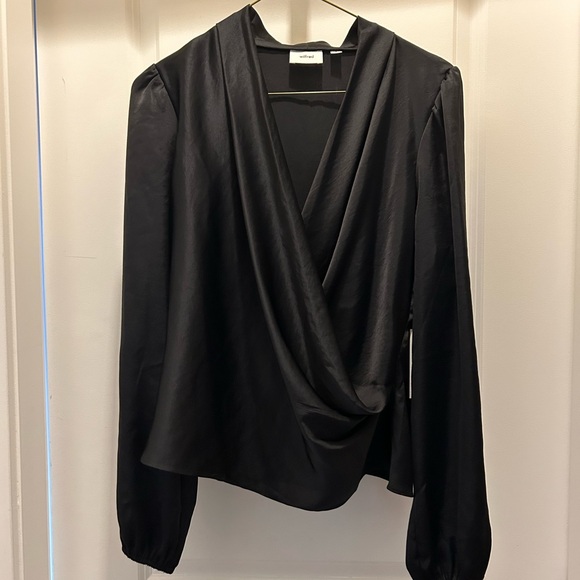 Wilfred
Postscript Satin Blouse - Picture 2 of 4